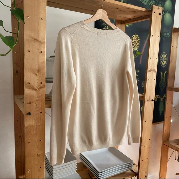 Boden Cream Cashmere V-neck Sweater - Picture 5 of 14